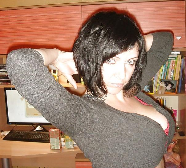 12P Busty Russian Woman 1078