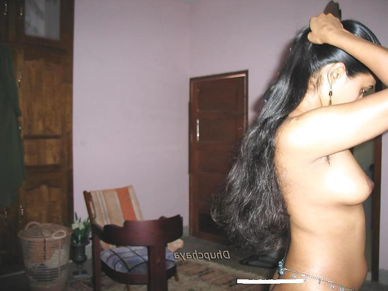 19P Nude desi wife showing her beautiful body