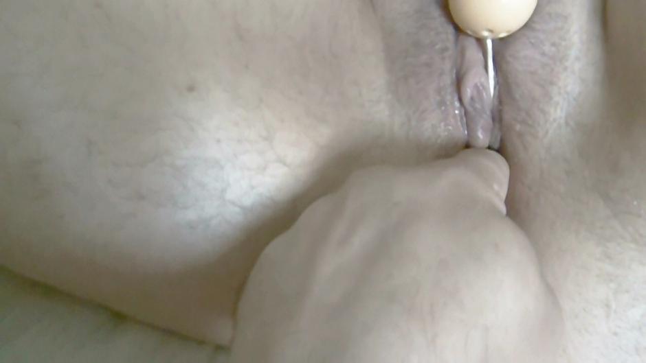 14P MARY BEADS IN HER PUSSY