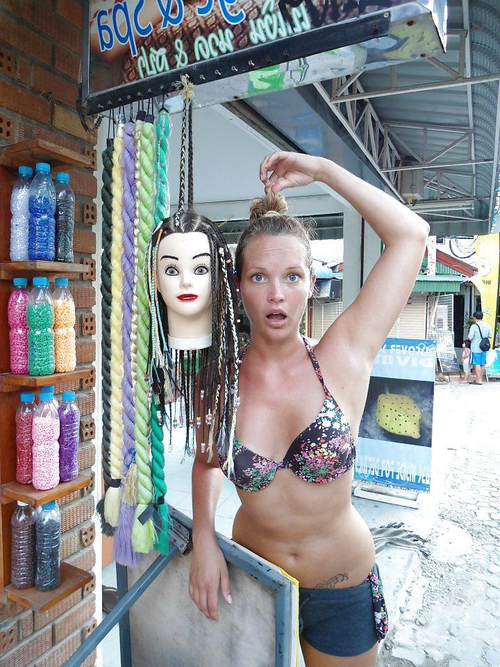25P Sexy Girls holiday pictures compilation