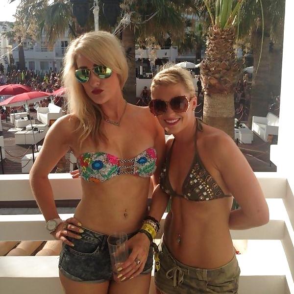 25P Sexy Girls holiday pictures compilation