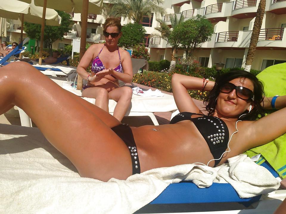 25P Sexy Girls holiday pictures compilation