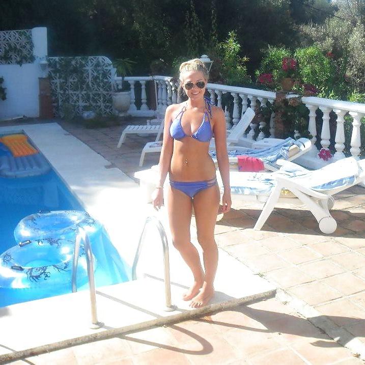 25P Sexy Girls holiday pictures compilation