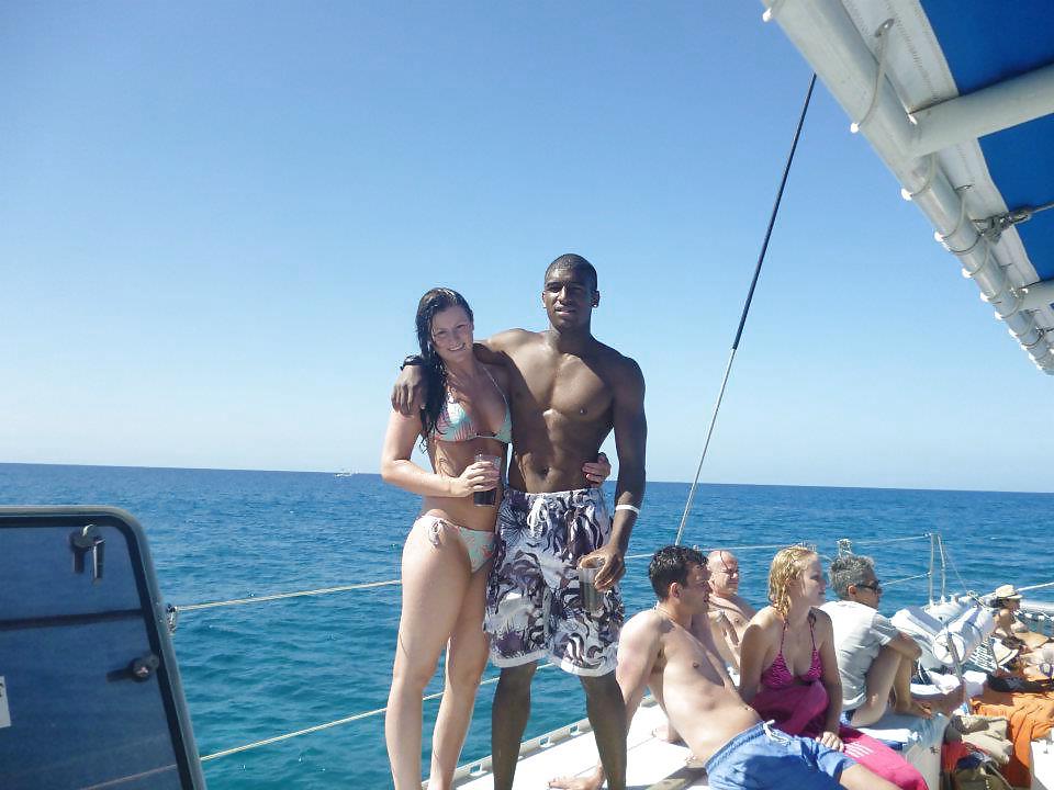 25P Sexy Girls holiday pictures compilation
