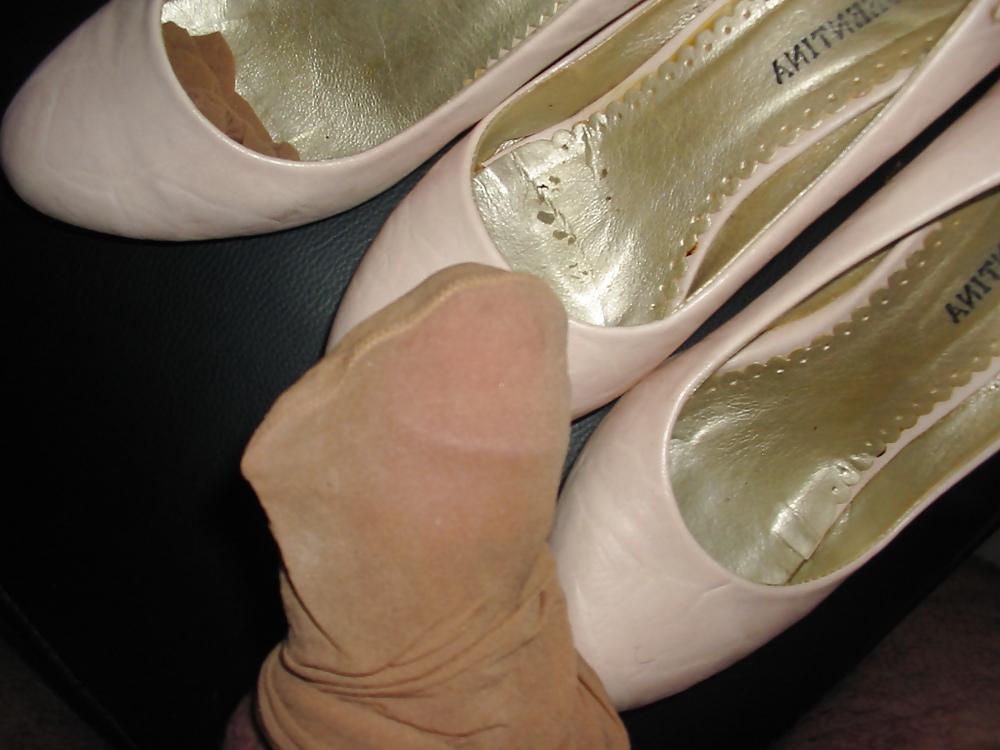 7P Load my Sperm on her Shoes