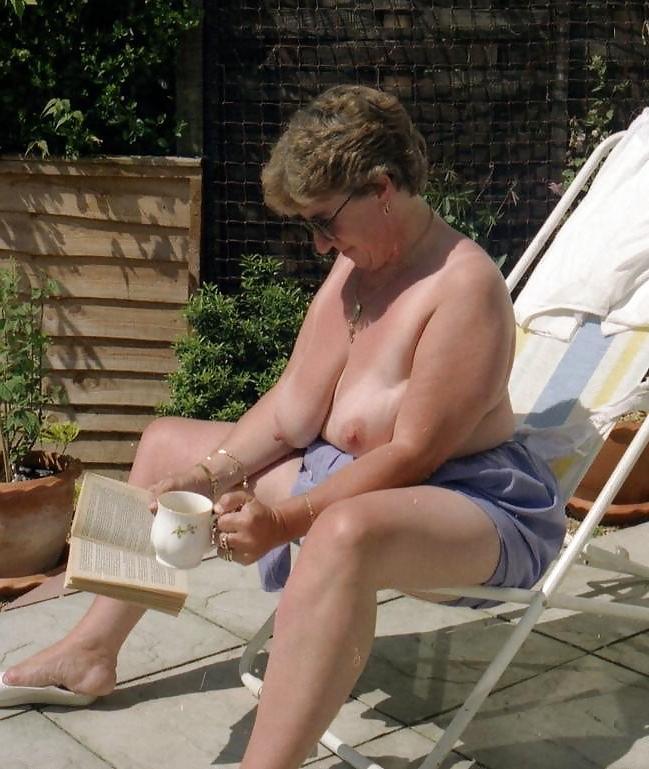 20P Mature women with saggy tits 24.