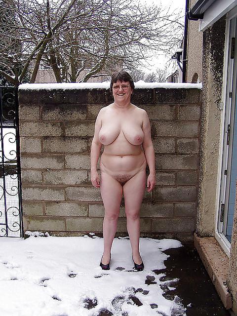 20P Mature women with saggy tits 24.
