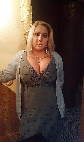16P Busty Russian Woman 1563