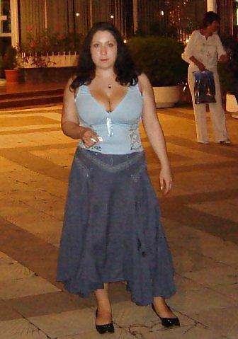 16P Busty Russian Woman 1563