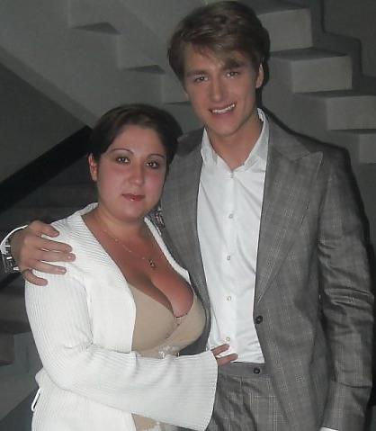 16P Busty Russian Woman 1563