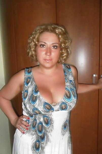 16P Busty Russian Woman 1563