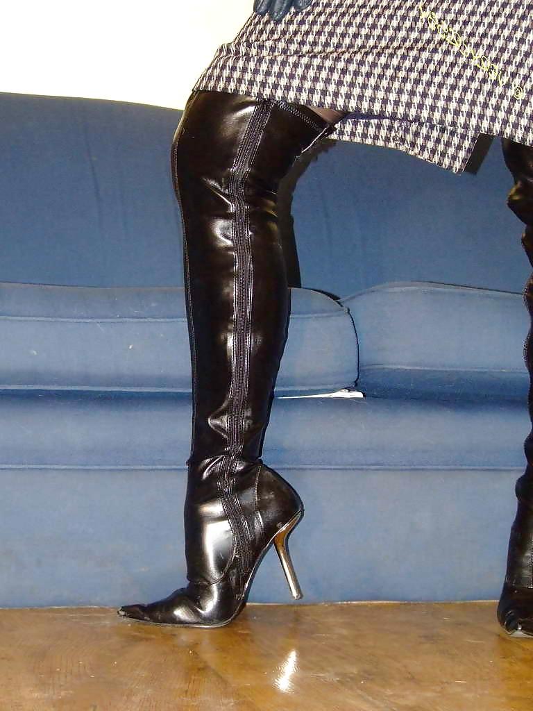 25P Mature Beauty - Chrissy 28