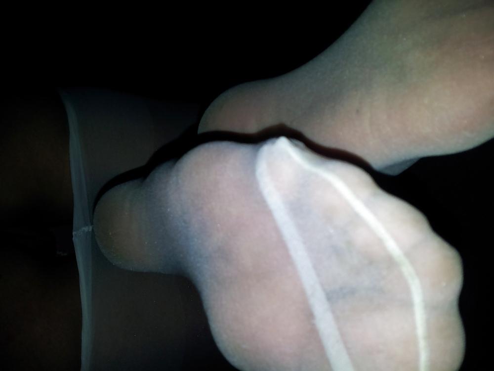 25P White Pantyhose and Foot Fetish Fuck