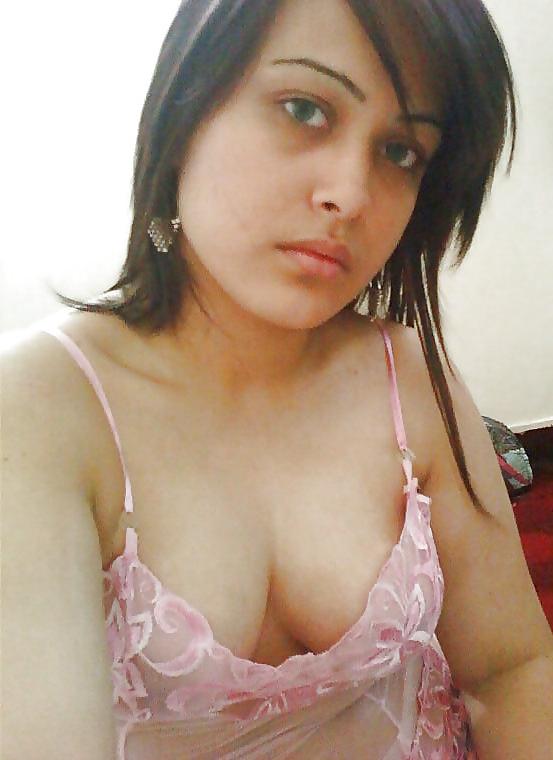 19P Desi Babes From London