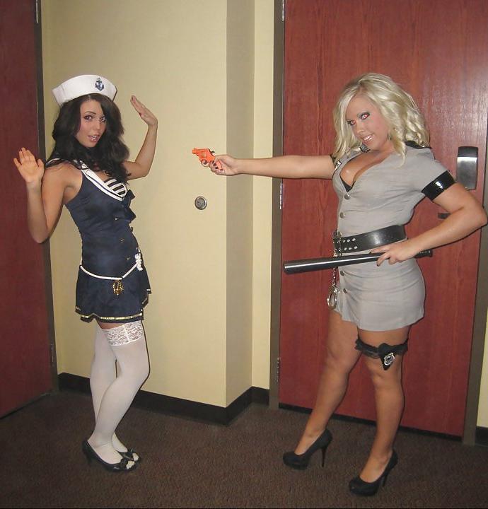 25P Facebook halloween amateurs