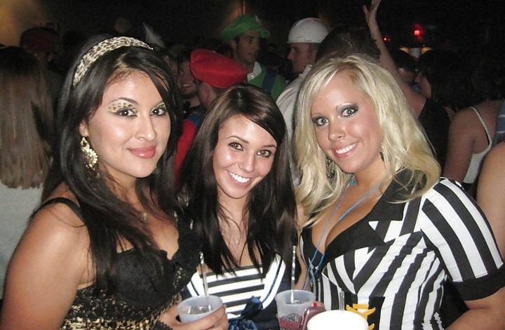 25P Facebook halloween amateurs