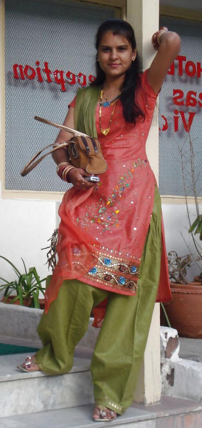 25P Desi Girls