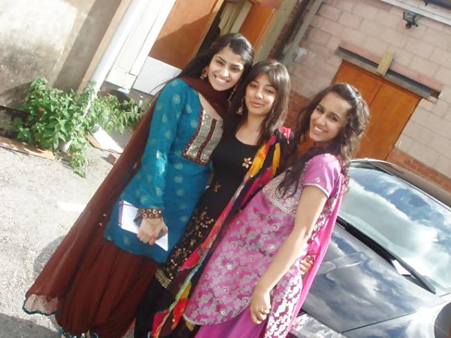 25P Desi Girls