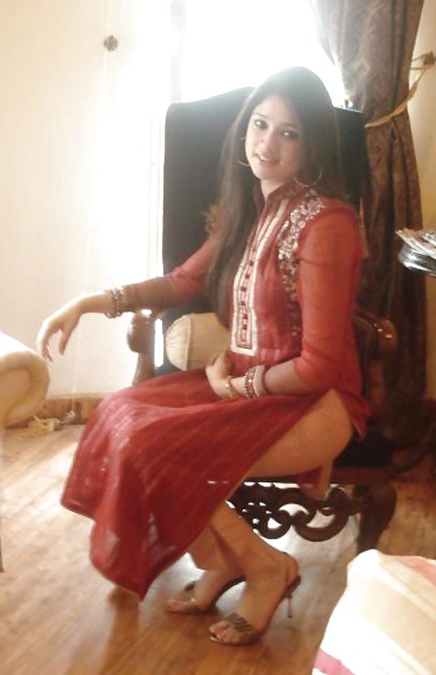 25P Desi Girls