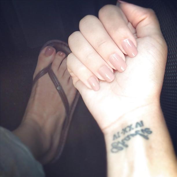 25P My Favorite Foot Pics