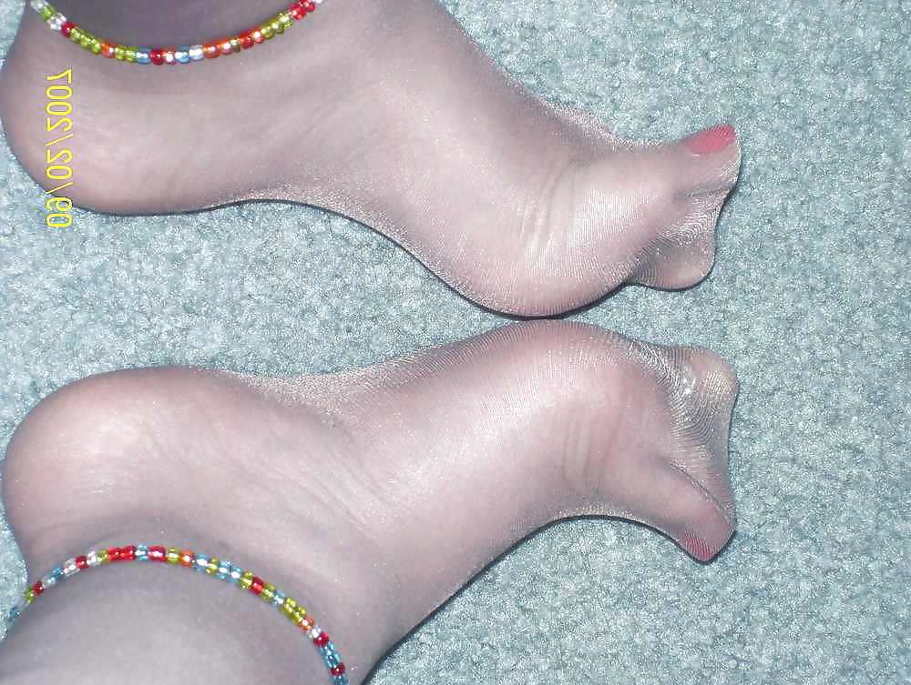 25P Foot pussy and arches soles