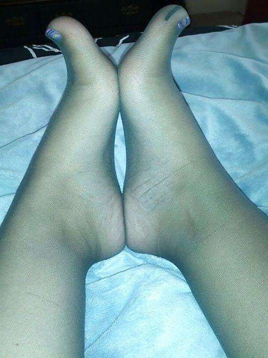 25P Foot pussy and arches soles
