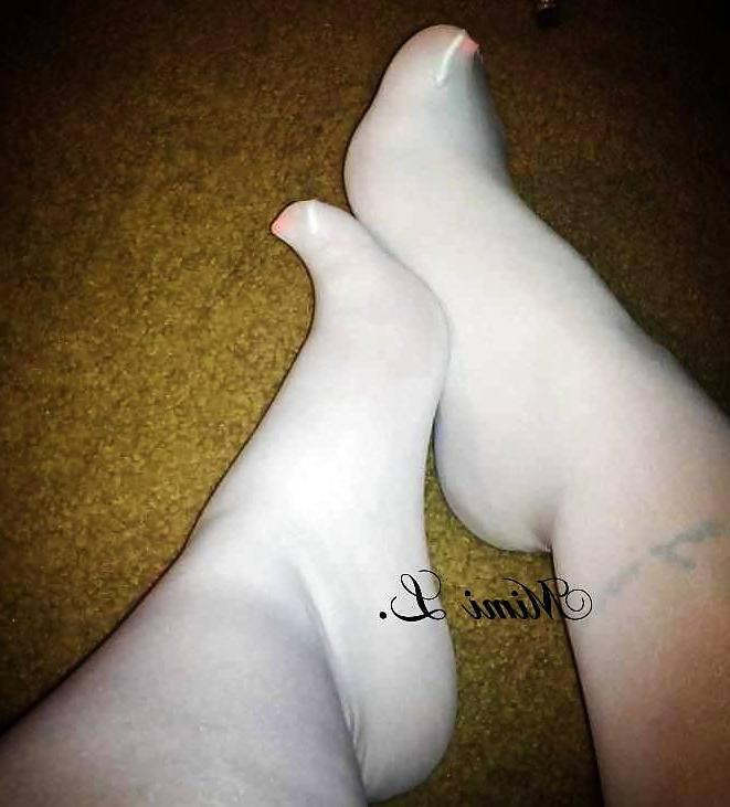 25P Foot pussy and arches soles