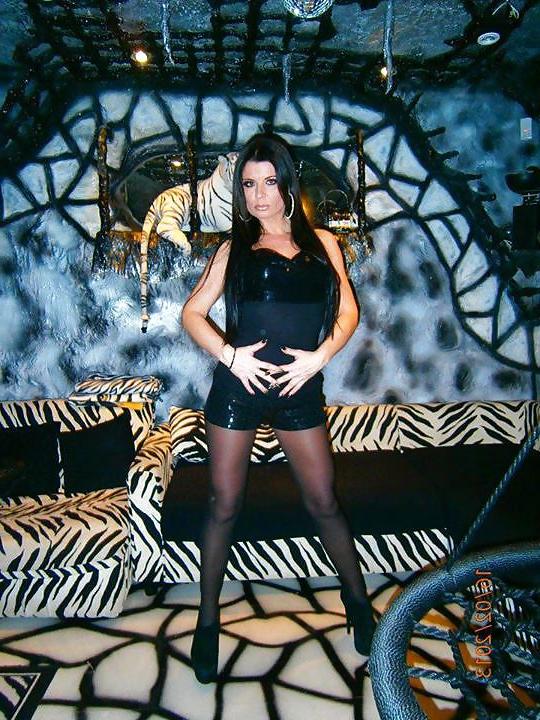 18P Serbian MILF singers 