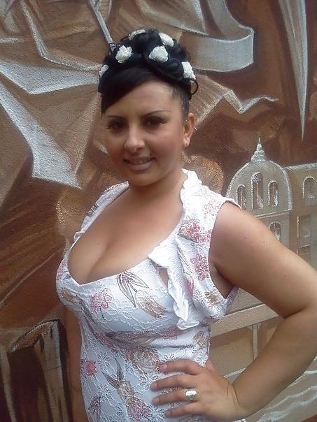 22P Busty Russian Woman 1201