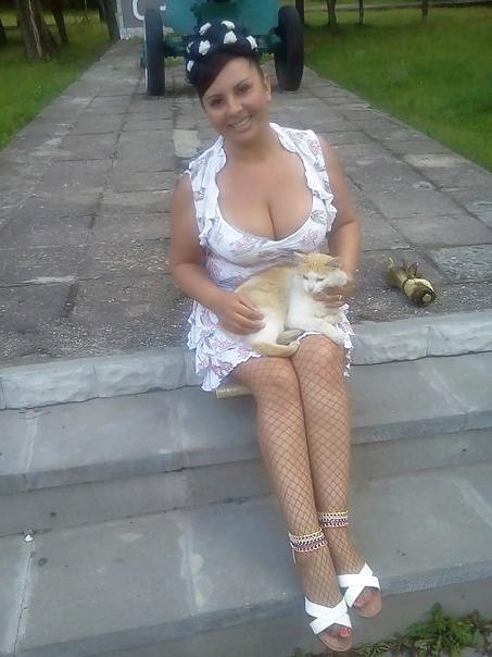 22P Busty Russian Woman 1201