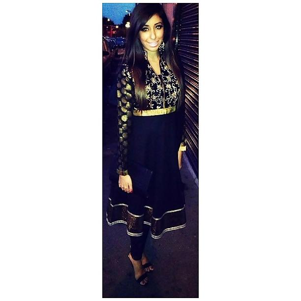 25P Desi beauty in SILK.