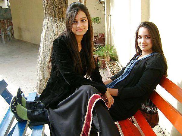 25P Desi beauty in SILK.