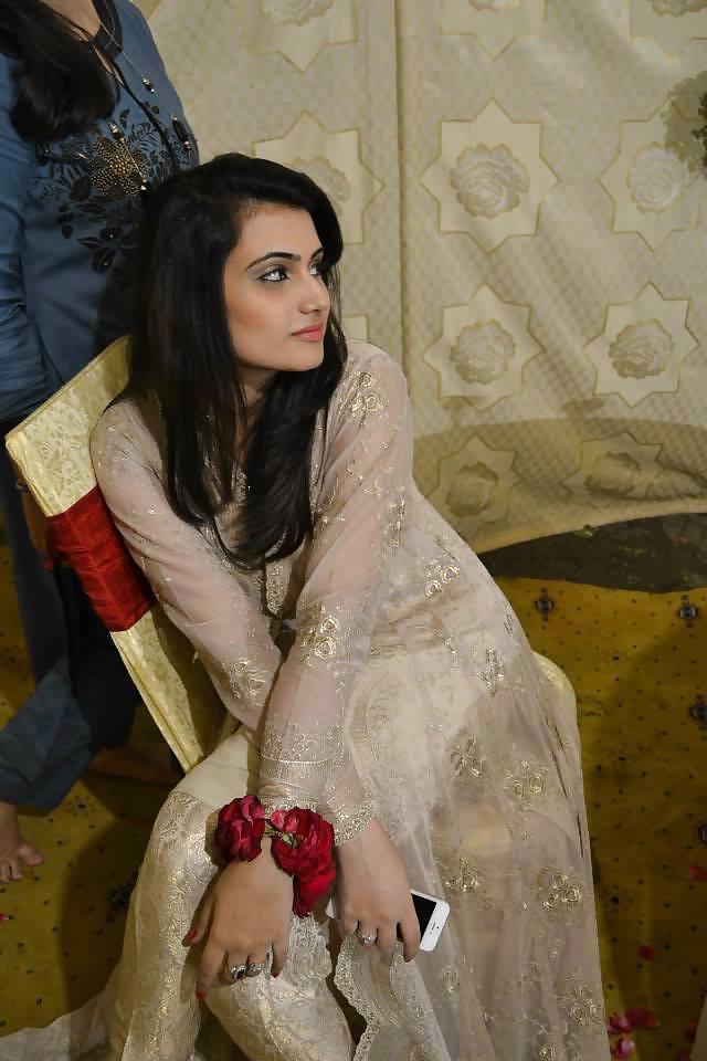 25P Desi beauty in SILK.