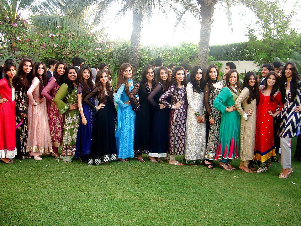 25P Desi beauty in SILK.