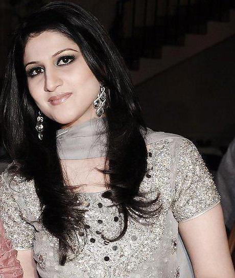 25P Desi beauty in SILK.