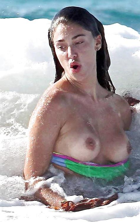 20P Oops bikini 11.