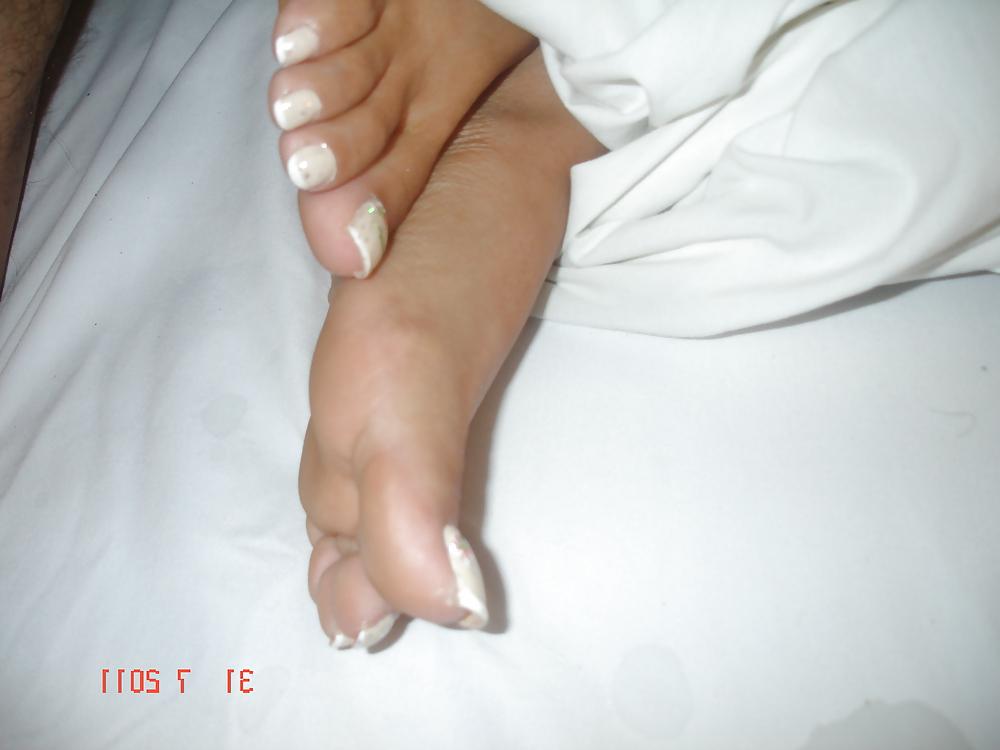 25P Footjob gf