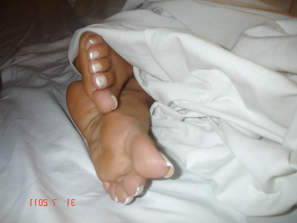 25P Footjob gf