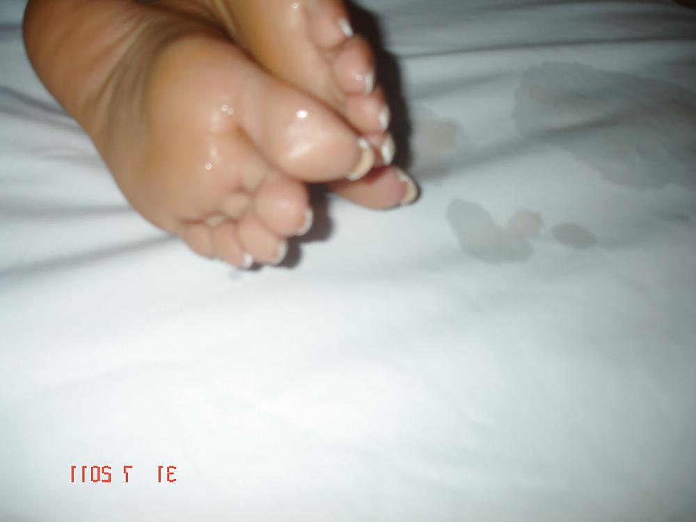 25P Footjob gf