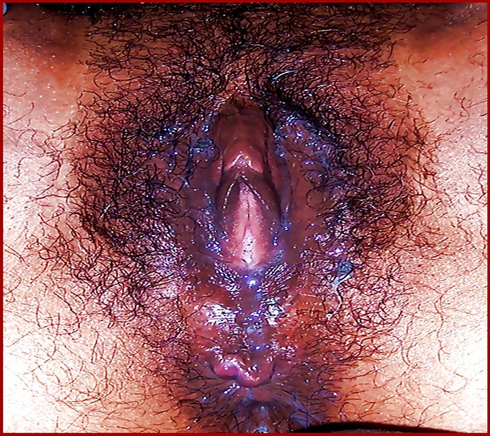 13P Black women pussy open
