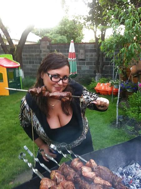 22P Busty Russian Woman 1571