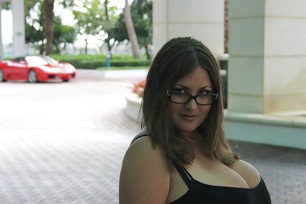 22P Busty Russian Woman 1571