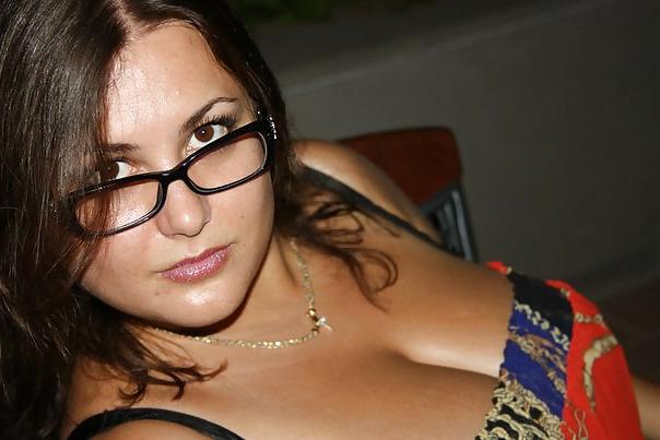 22P Busty Russian Woman 1571