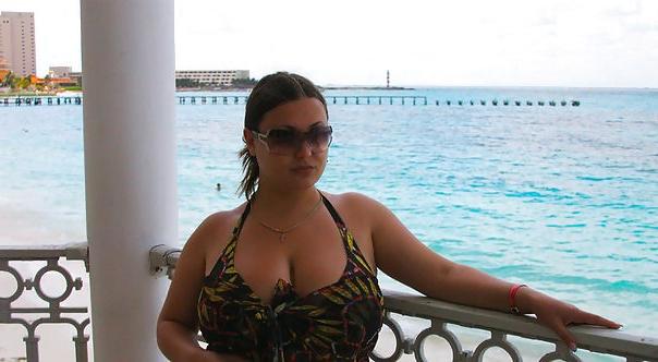 22P Busty Russian Woman 1571