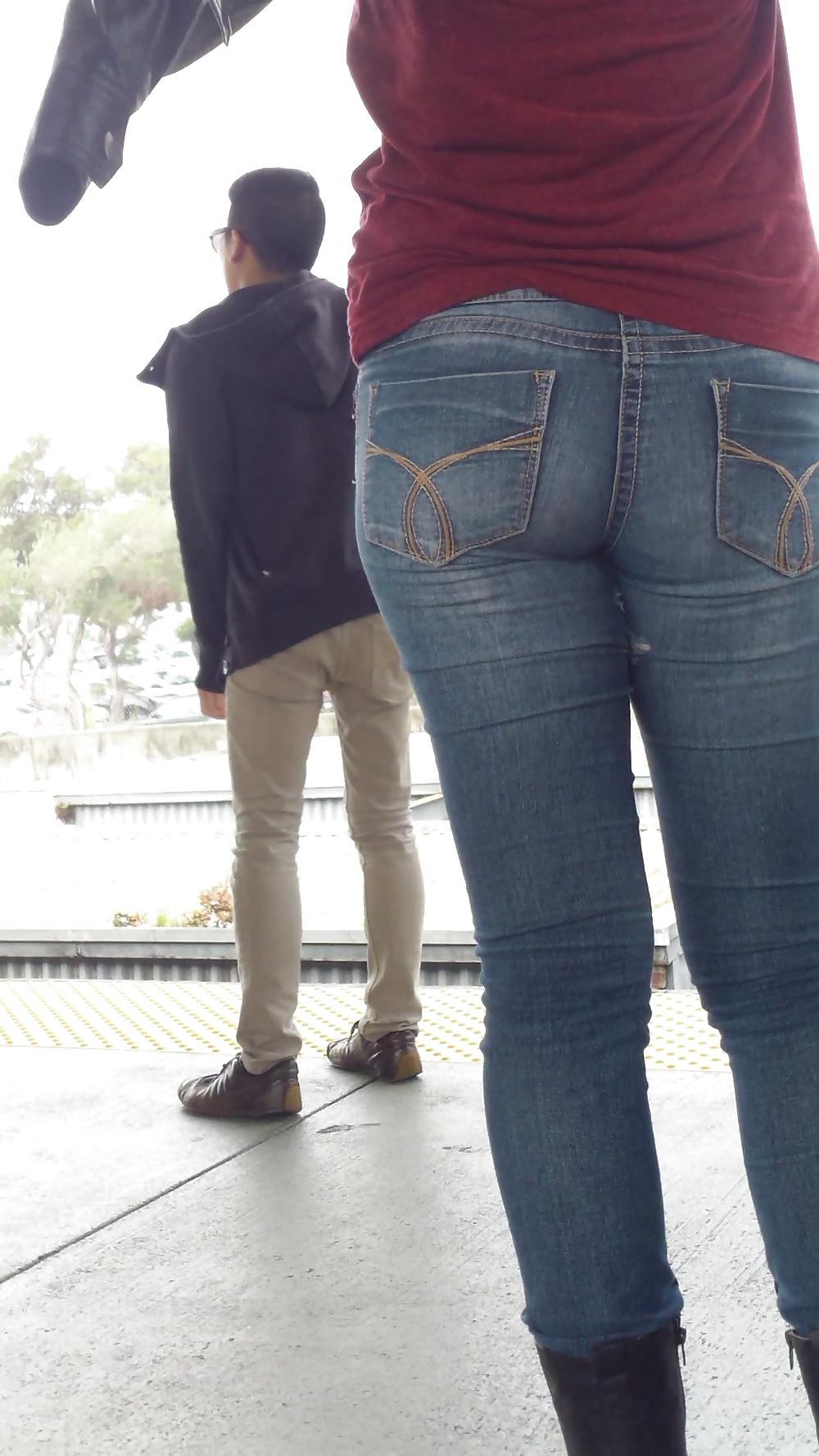 25P Sexy tight teen ass & butt in blue jeans