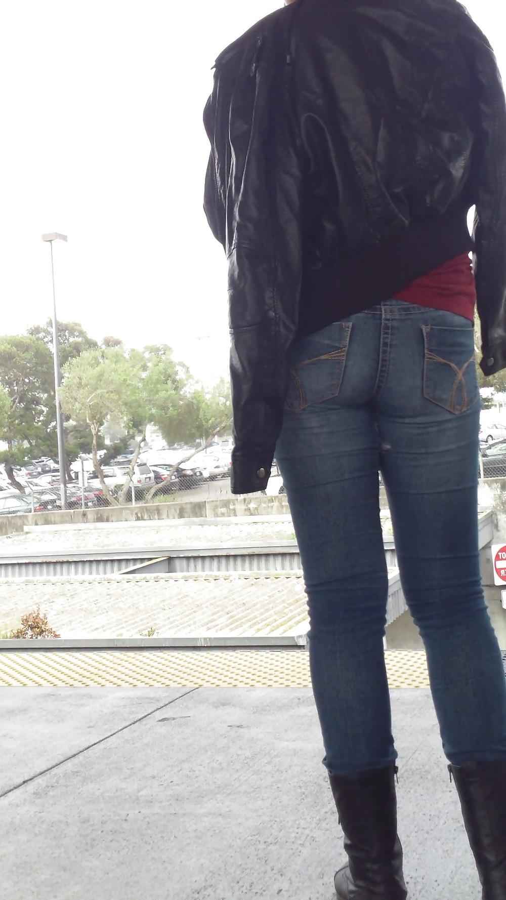 25P Sexy tight teen ass & butt in blue jeans
