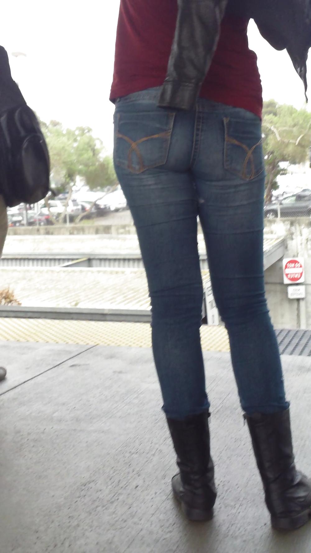 25P Sexy tight teen ass & butt in blue jeans