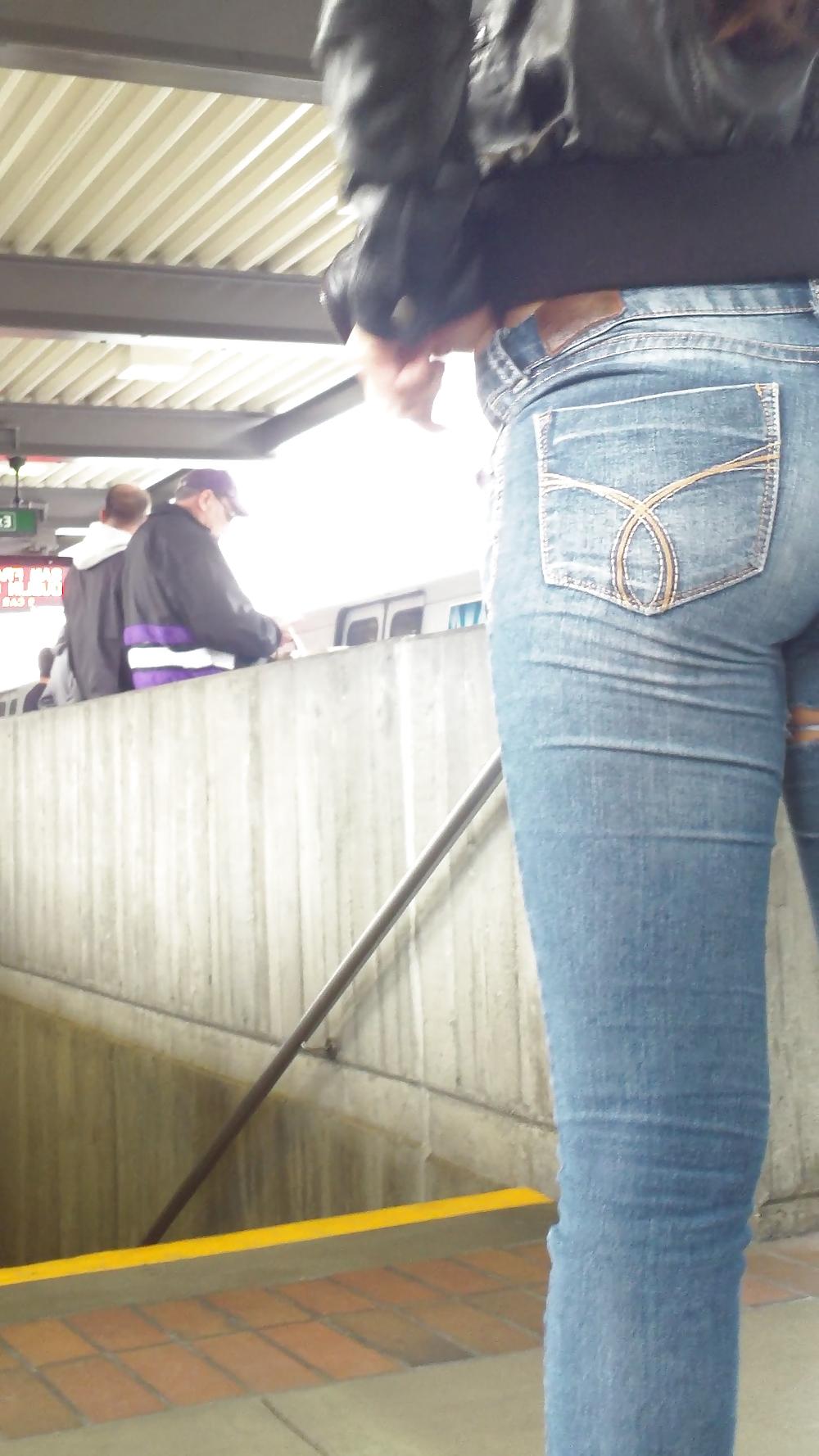 25P Sexy tight teen ass & butt in blue jeans