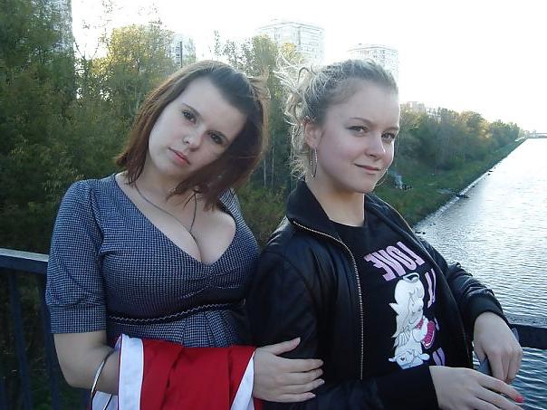 7P Busty Russian Woman 1577
