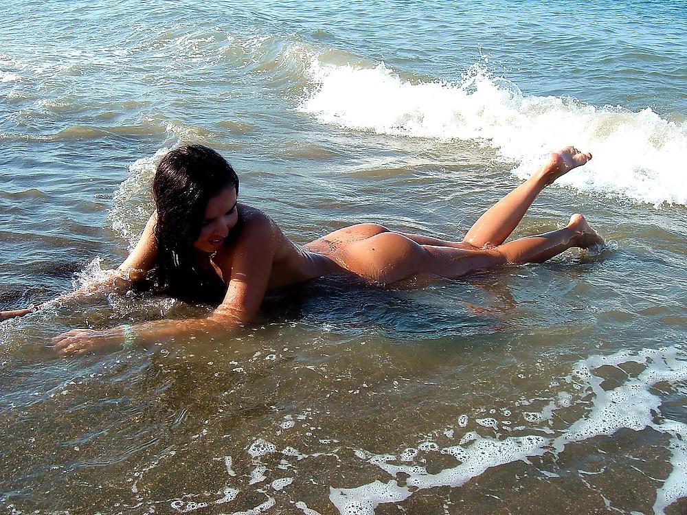 25P Beach Pics Set 39